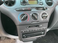2002 toyota yaris personenauto - afbeelding 3 van  13