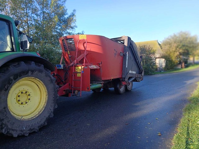 2002 trioliet tm-2-s-1600 voermengwagen - afbeelding 1 van  22