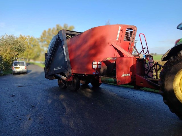 2002 trioliet tm-2-s-1600 voermengwagen - afbeelding 12 van  22