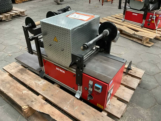 2002 utsch r 230 d overige plaatbewerkingsmachines - afbeelding 1 van  8
