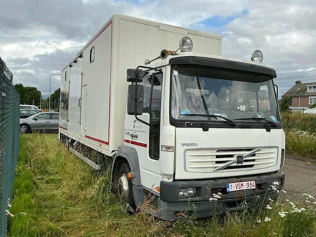 2002 volvo fl220 fl6h42r paardenvrachtwagen - afbeelding 2 van  74