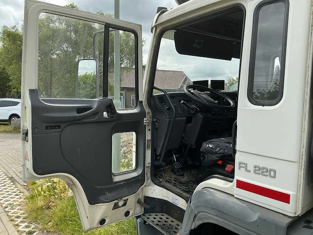 2002 volvo fl220 fl6h42r paardenvrachtwagen - afbeelding 26 van  74