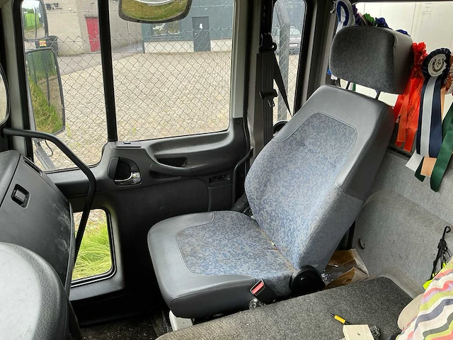 2002 volvo fl220 fl6h42r paardenvrachtwagen - afbeelding 37 van  74