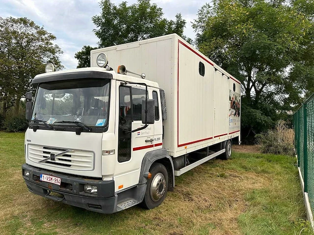 2002 volvo fl220 fl6h42r paardenvrachtwagen - afbeelding 34 van  74