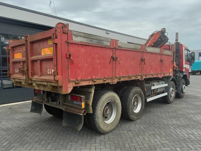 2002 volvo fm12.380 8x4 vrachtwagen tipper met atlas terex 125.2 a2 kraan - afbeelding 3 van  70