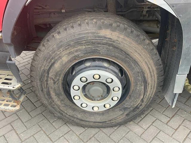 2002 volvo fm12.380 8x4 vrachtwagen tipper met atlas terex 125.2 a2 kraan - afbeelding 33 van  70