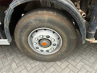 2002 volvo fm12.380 8x4 vrachtwagen tipper met atlas terex 125.2 a2 kraan - afbeelding 38 van  70