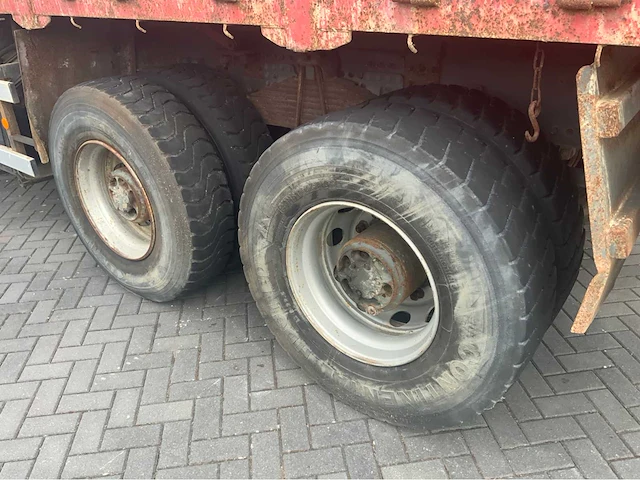 2002 volvo fm12.380 8x4 vrachtwagen tipper met atlas terex 125.2 a2 kraan - afbeelding 54 van  70