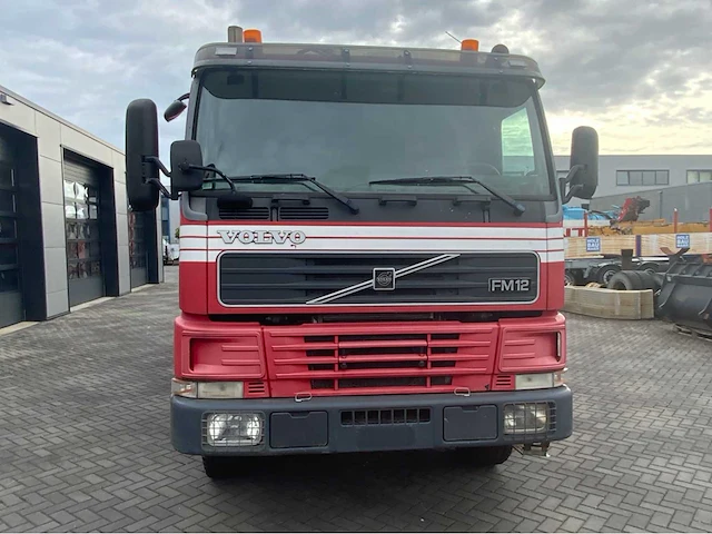 2002 volvo fm12.380 8x4 vrachtwagen tipper met atlas terex 125.2 a2 kraan - afbeelding 57 van  70