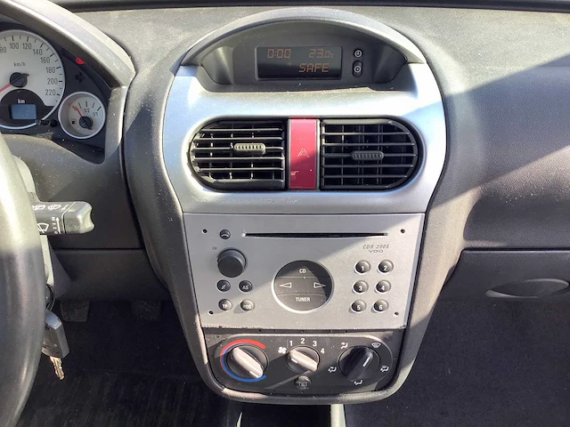2003 - opel - corsa - 1.2-16v sport - personenauto - afbeelding 11 van  12