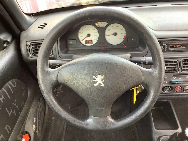 2003 - peugeot - 106 - 1.4 xs - personenauto - afbeelding 9 van  10