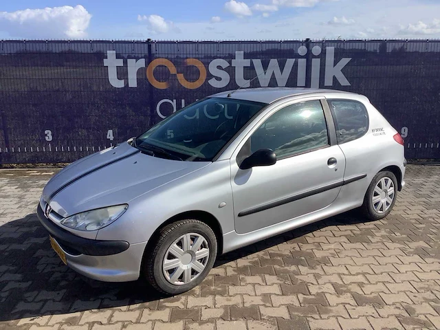 2003 - peugeot - 206 - 1.1 xr - personenauto - afbeelding 1 van  11