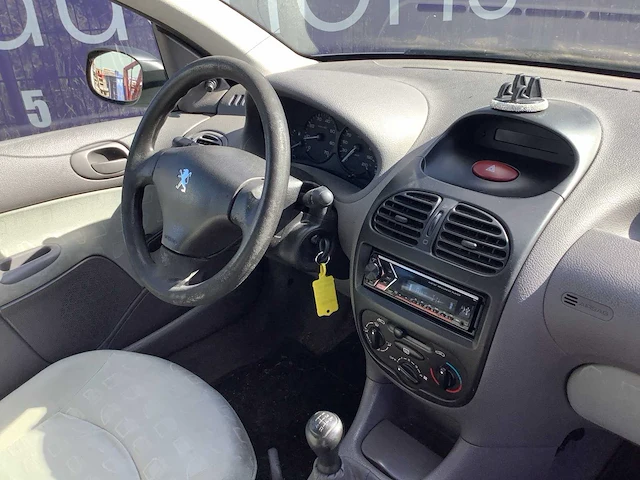 2003 - peugeot - 206 - 1.1 xr - personenauto - afbeelding 8 van  11
