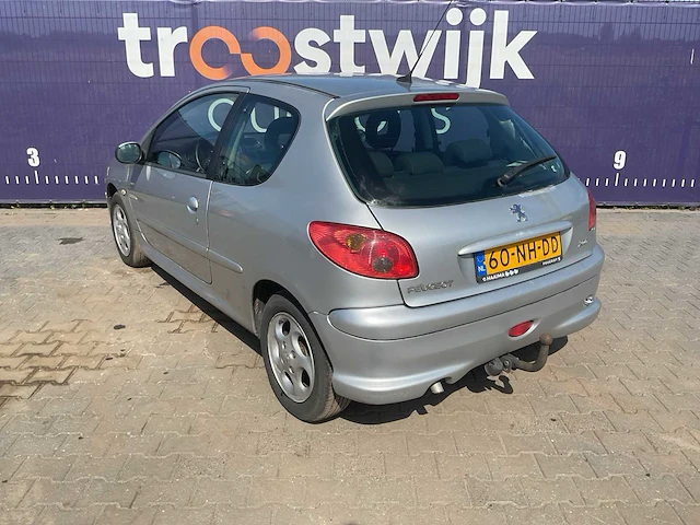 2003 - peugeot - 206 - 1.4 quiksilver - personenauto - afbeelding 7 van  13