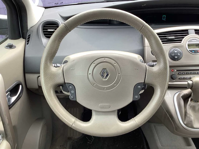2003 - renault - scénic - 2.0-16v priv.luxe - personenauto - afbeelding 2 van  18