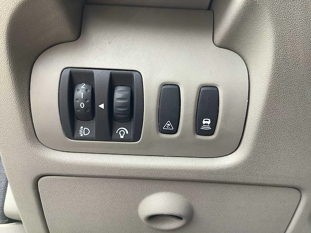 2003 - renault - scénic - 2.0-16v priv.luxe - personenauto - afbeelding 3 van  18