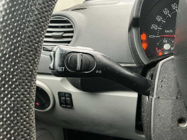 2003 - volkswagen - new beetle cabriolet - 2.0 - personenauto - afbeelding 2 van  13