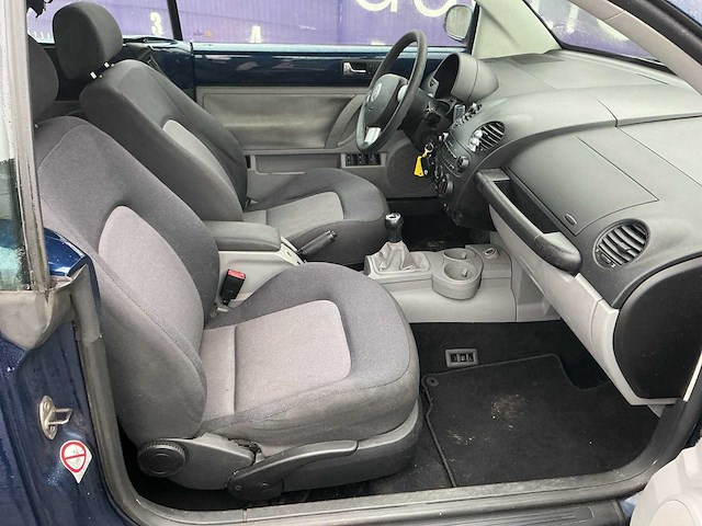 2003 - volkswagen - new beetle cabriolet - 2.0 - personenauto - afbeelding 9 van  13