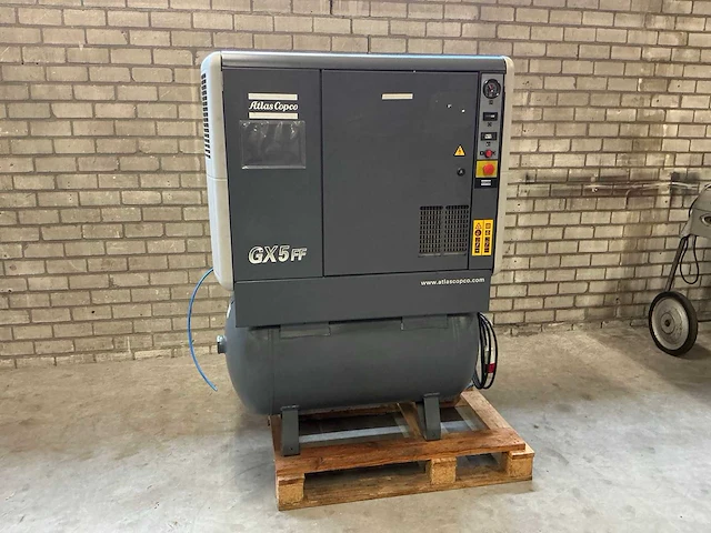 2003 atlas copco gx5 schroefcompressor - afbeelding 1 van  13