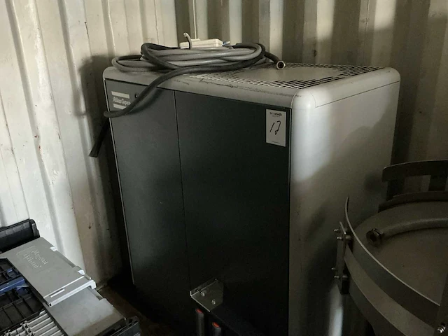 2003 atlasxcopco ga 30c schroefcompressor - afbeelding 1 van  3
