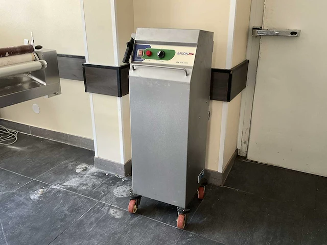 2003 bakon mini jelly 2000 geleispuitmachine - afbeelding 1 van  8