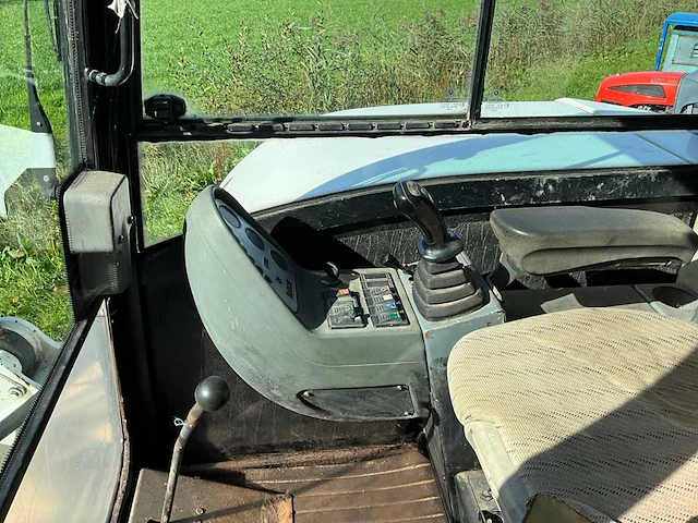 2003 bobcat 442 rupsgraafmachine - afbeelding 27 van  38