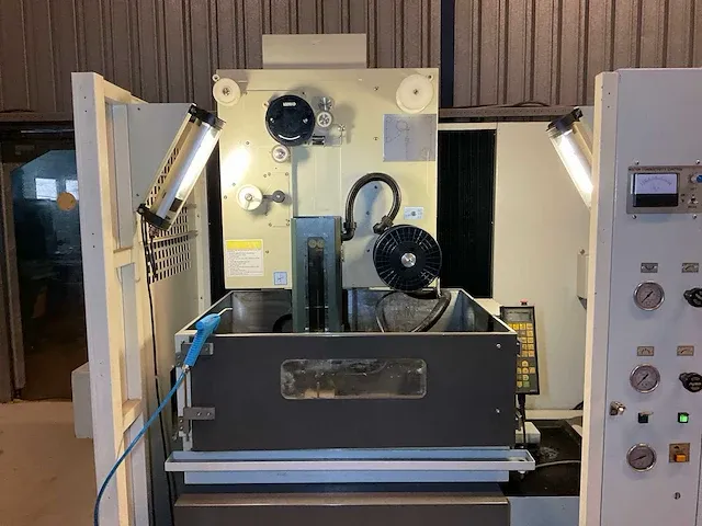 2003 chmer edm cw-532s cnc draadvonkmachine - afbeelding 45 van  57