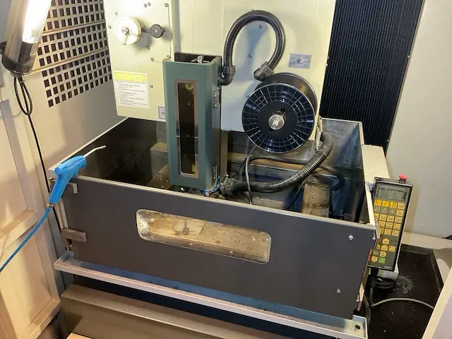2003 chmer edm cw-532s cnc draadvonkmachine - afbeelding 54 van  57