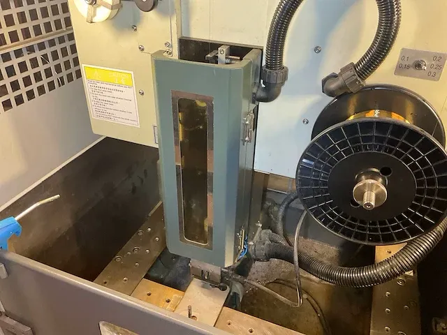 2003 chmer edm cw-532s cnc draadvonkmachine - afbeelding 56 van  57