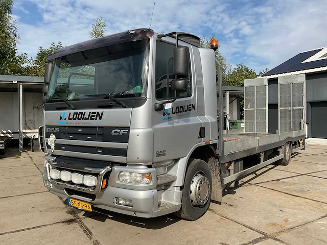 2003 daf ae75pc vrachtwagen, machinetransporter - afbeelding 1 van  16