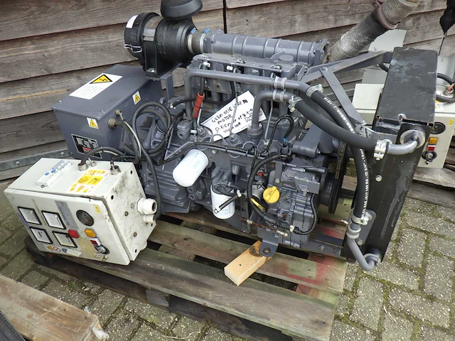 2003 deutz stamford bc. i184e4 22.5kva diesel aggregaat - afbeelding 2 van  9
