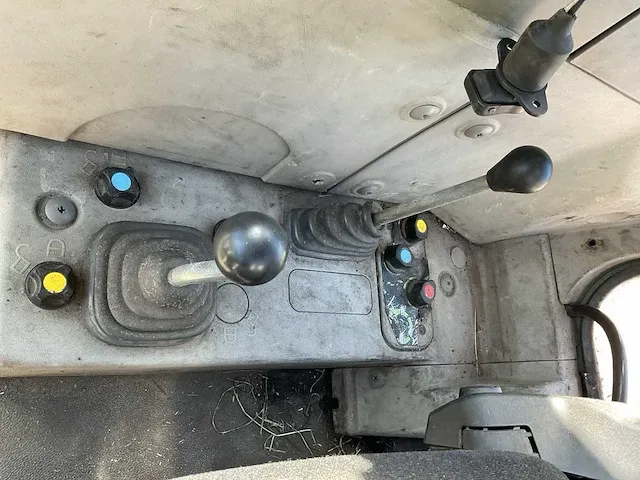 2003 fendt 410 vario vierwielaangedreven landbouwtractor - afbeelding 17 van  29