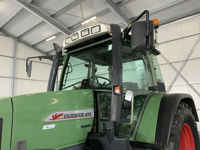 2003 fendt 411 vario vierwielaangedreven landbouwtractor - afbeelding 2 van  45