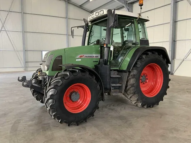 2003 fendt 411 vario vierwielaangedreven landbouwtractor - afbeelding 1 van  45