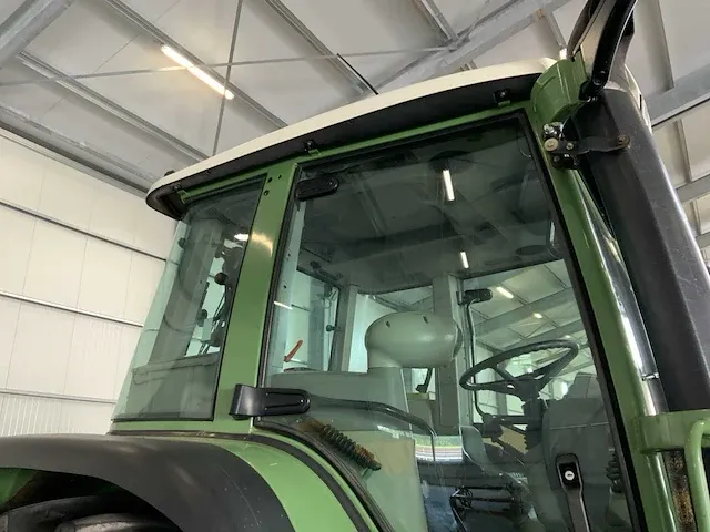 2003 fendt 411 vario vierwielaangedreven landbouwtractor - afbeelding 17 van  45
