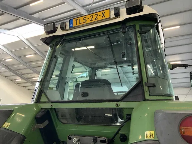 2003 fendt 411 vario vierwielaangedreven landbouwtractor - afbeelding 21 van  45