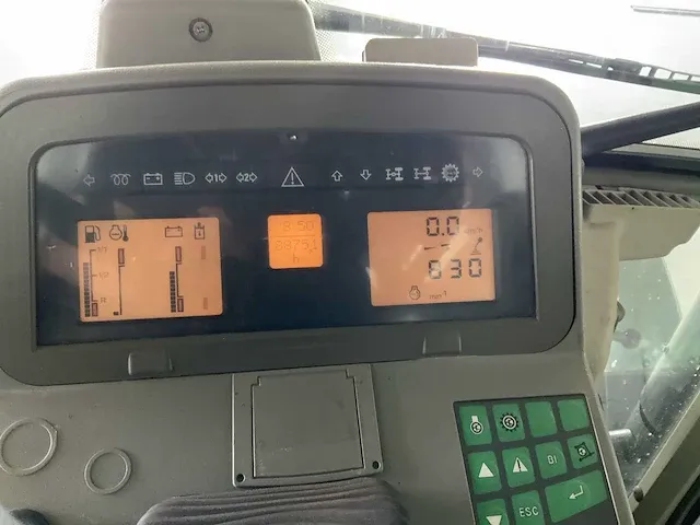 2003 fendt 411 vario vierwielaangedreven landbouwtractor - afbeelding 38 van  45
