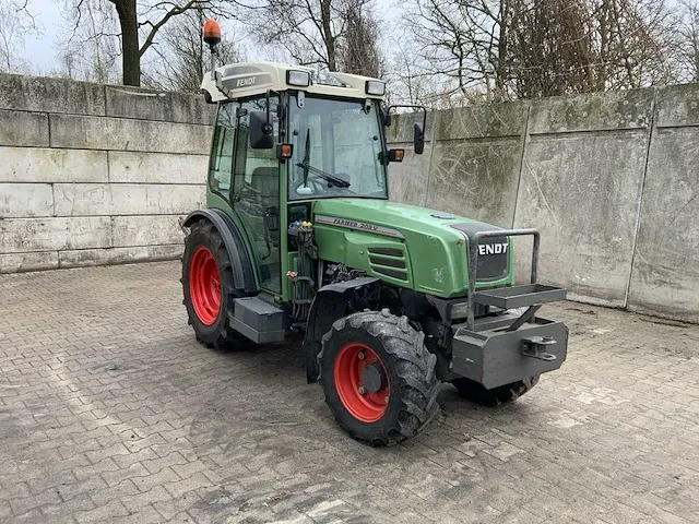 2003 fendt farmer 209v smalspoor- en compacttractor - afbeelding 12 van  28