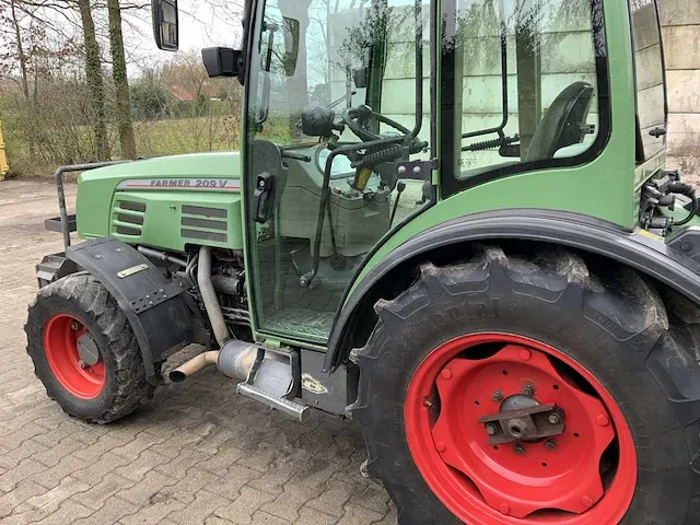 2003 fendt farmer 209v smalspoor- en compacttractor - afbeelding 26 van  28