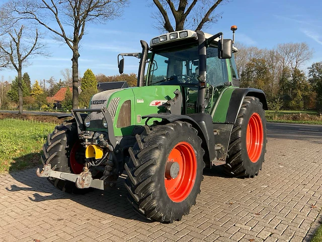 2003 fendt vario favorit 712 vierwielaangedreven landbouwtractor - afbeelding 1 van  40