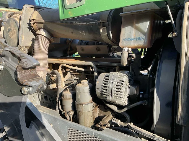 2003 fendt vario favorit 712 vierwielaangedreven landbouwtractor - afbeelding 35 van  40