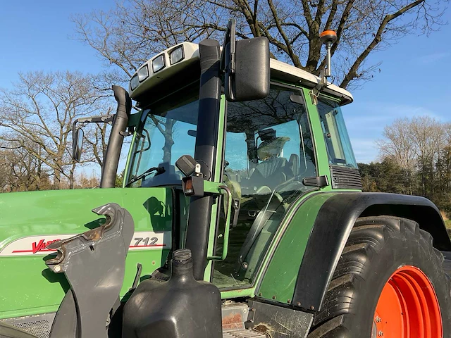 2003 fendt vario favorit 712 vierwielaangedreven landbouwtractor - afbeelding 40 van  40