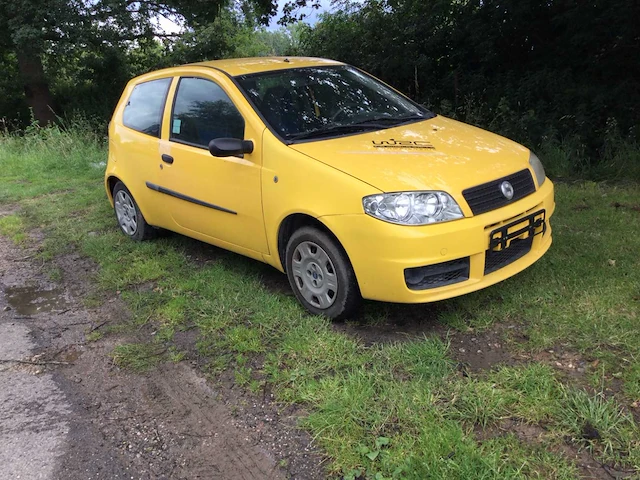 2003 fiat punto personenauto - afbeelding 2 van  12