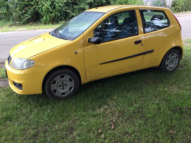 2003 fiat punto personenauto - afbeelding 3 van  12