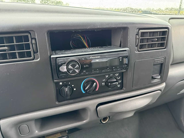 2003 ford f-350 6.0 v8 powerstroke dually - afbeelding 14 van  28