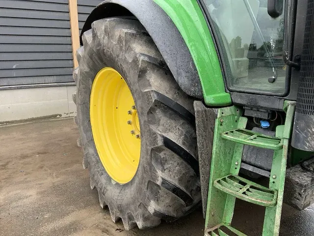 2003 john deere 6620 vierwielaangedreven landbouwtractor - afbeelding 13 van  31