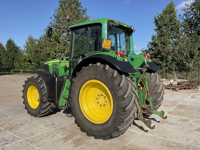 2003 john deere 6820 vierwielaangedreven landbouwtractor - afbeelding 32 van  37