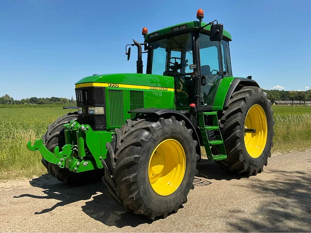 2003 john deere 7710 vierwielaangedreven landbouwtractor gerestaureerd - afbeelding 1 van  56