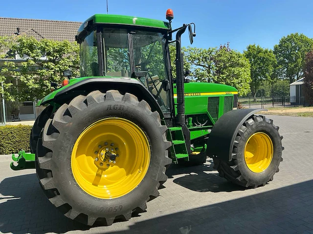 2003 john deere 7710 vierwielaangedreven landbouwtractor - afbeelding 26 van  30