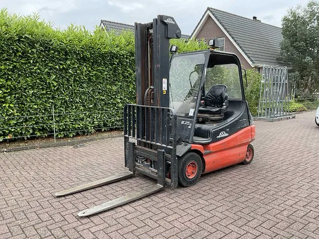 2003 linde e25-02 vorkheftruck - afbeelding 1 van  18